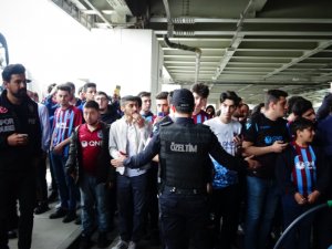 Trabzonspor’a İstanbul’da Coşkulu Karşılama