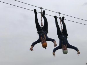 Çoruh Nehri Üzerinde Bulunan Zipline Hattında Davul, Zurna Çalıp Türk Bayrağı Açtılar
