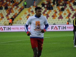 Yeni Malatyasporlu Futbolcular Josef Sural’ı Unutmadı