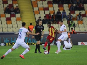 Süper Toto Süper Lig: Evkur Yeni Malatyaspor: 1 - Kasımpaşa: 0 (İlk Yarı)