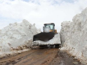 Nemrut Dağı’nda Kar Kalınlığı 10 Metre