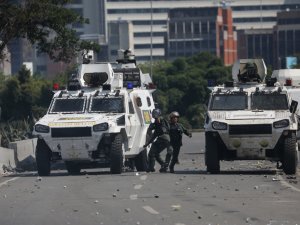 Venezuela’daki Darbe Girişiminde 69 Kişi Yaralandı