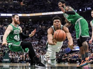 Ersan’lı Milwaukee Seriyi 1-1’e Taşıdı
