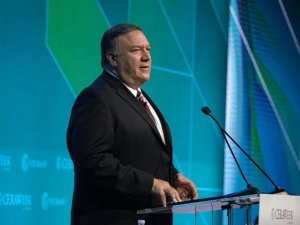 Pompeo’dan Venezuela’ya Askeri Müdahale Sinyali