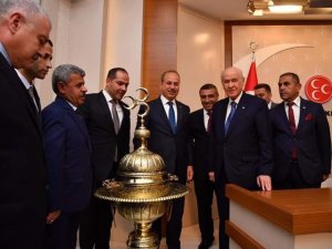 Mhp Lideri Bahçeli’ye ’Paşa Mangalı’ Hediyesi