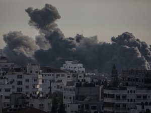 İsrail, Gazze’de Katliam Yaptı