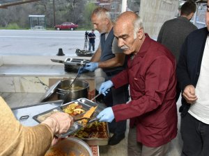 Bu Köyden Geçene Ücretsiz İftar