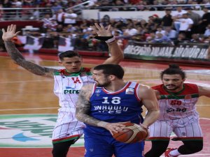 Tahincioğlu Basketbol Süper Ligi: Pınar Karşıyaka: 66 - Anadolu Efes: 99