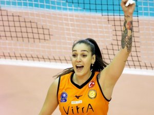 Büşra Ve Gözde’den Eczacıbaşı’na Veda