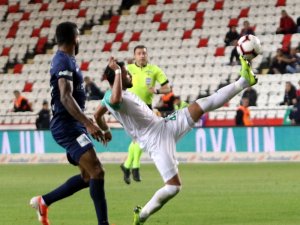Bursaspor, Antalyaspor’u Tek Golle Geçti