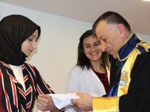 Geleceğin Diyetisyen Adayları Beyaz Önlüklerini Törenle Giydi