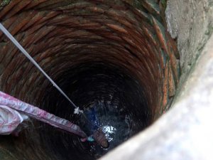 Kuyuya Düşen Küçük Çocuğu İtfaiye Kurtardı