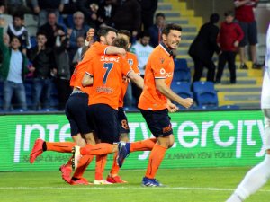 Spor Toto Süper Lig: Medipol Başakşehir: 2 - Ankaragücü: 1 (Maç Sonucu)