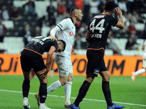 Spor Toto Süper Lig: Beşiktaş: 1 - Aytemiz Alanyaspor: 1 (İlk Yarı)