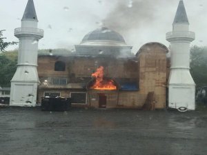 Abd’deki Yanan Caminin Kundaklandığı Açıklandı