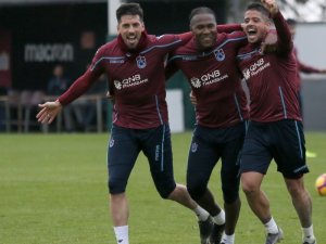 Rodallega Hem İçeride Hemde Dışarıda Atıyor