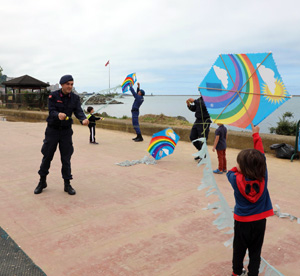 Rize'de Gökyüzünü Uçurtmalarla Renklendirdiler