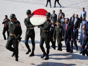 Bakan Kasapoğlu’ndan Anıtkabir’e Ziyaret
