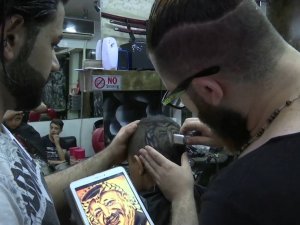 Filistinli Gençten Yaser Arafat’lı Saç Kesimi