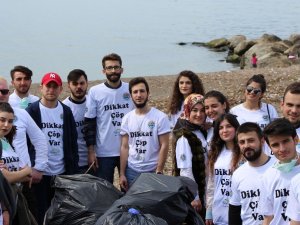 Trabzon Sahillerini Temizleyip Kirliliğe Dikkat Çektiler