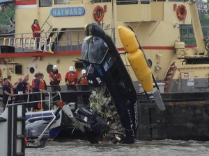Helikopter Hudson Nehri’ne Düştü