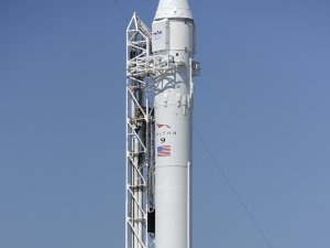 Rüzgar Falcon 9 Roketinin Fırlatılmasını Erteletti
