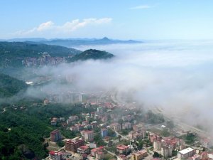 Karadeniz’de Sisin Denizle Dansı Göz Kamaştırdı