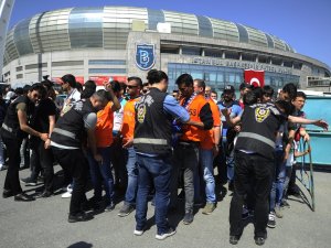 Başakşehirli Taraftarlar 10 Otobüsle Yola Çıktı