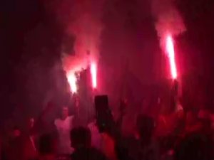 Florya’da Taraftarlar Tesisleri Bayram Yerine Çevirdi