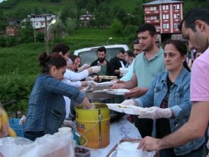 Köy Meydanında Geleneksel İftar Sofrası Kuruldu