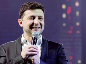 Zelenskiy’in İlk İcraatı Erken Seçim