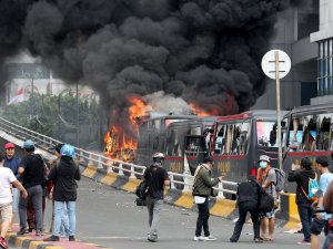 Seçim Protestolarında Arbede: 6 Ölü, 200 Yaralı, 69 Gözaltı