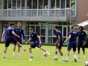 Fenerbahçe’de Antalyaspor Maçı Hazırlıkları Sürüyor