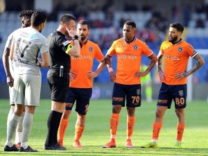 Medipol Başakşehir, Aziz Behich’le Anlaştı