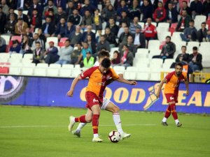 Şampiyon Galatasaray Sezonu Mağlubiyetle Tamamladı