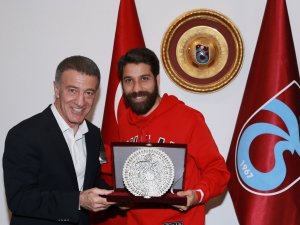 Trabzonspor’da Olcay Şahan Ve Ibanez’e Veda Plaketi