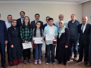 Gümüşhane’de 10. Matematik Ve Fen Bilim Olimpiyatlarının Ödül Töreni Düzenlendi