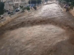 Yemen’de Sel Felaketinde 2 Çocuk Hayatını Kaybetti