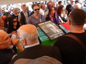 Usta Oyuncu Eşref Kolçak Son Yolculuğuna Uğurlandı
