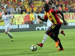 Göztepe’de Demba Ba Sesleri