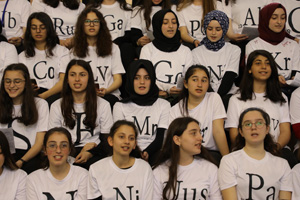 Rize'de Öğrenciler Elementleri Şarkı Söyleyerek Öğreniyor