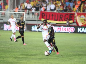 Göztepe Defansı Sağlama Alacak