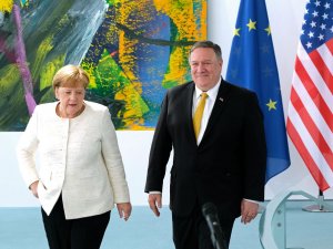 Merkel, Pompeo İle Görüştü