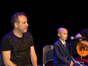 Haluk Levent Lösemi Hastası Bünyamin İle Düet Yaptı