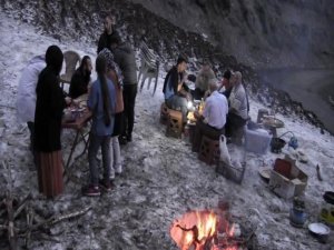 Kar Üstünde İftar