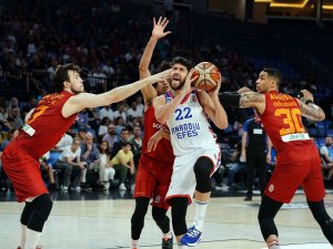 Tbl Play- Off Yarı Final: Anadolu Efes: 80 - Galatasaray Doğa Sigorta: 68