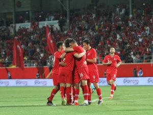 Hazırlık Maçı: Türkiye: 1 - Özbekistan: 0 (İlk Yarı)