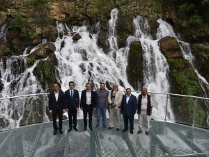 Vali Taşbilek Tomara Şelalesi’ni Gezdi, Manzaraya Hayran Kaldı