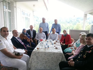 Vali Çeber ve Belediye Başkanı Metin, Şehit Aileleriyle Bir Araya Geldi