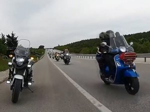 Onlarca Scooter Tatil Yolunu Renklendirdi
